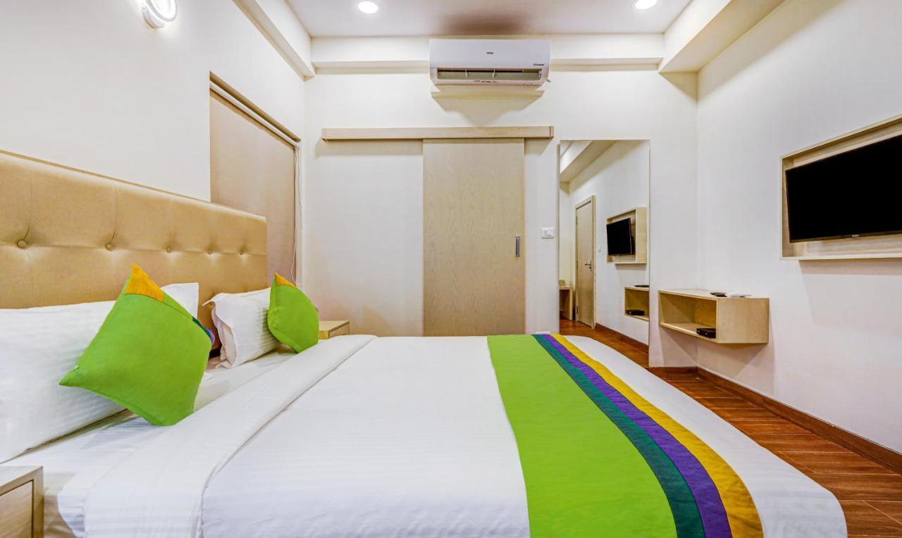 Treebo Galaxy Suites Mathikere Bangalore Exterior foto