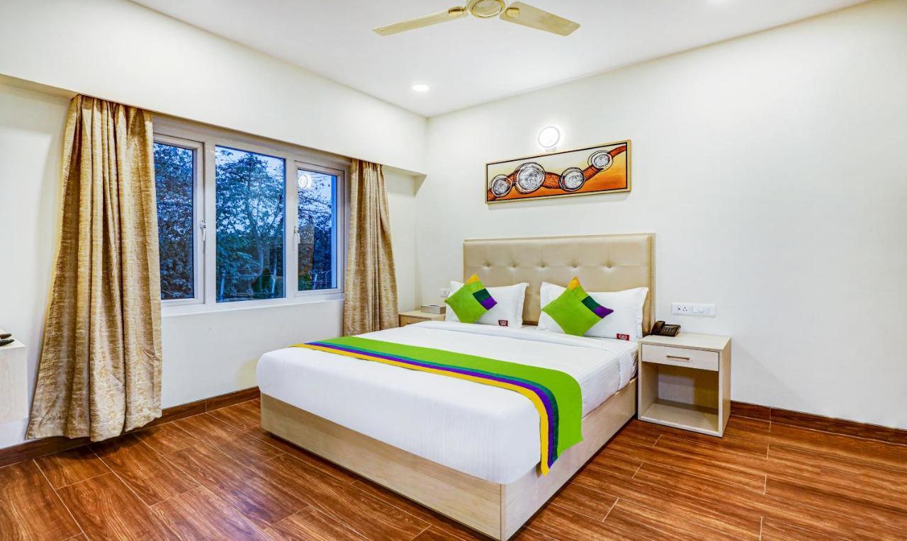 Treebo Galaxy Suites Mathikere Bangalore Exterior foto