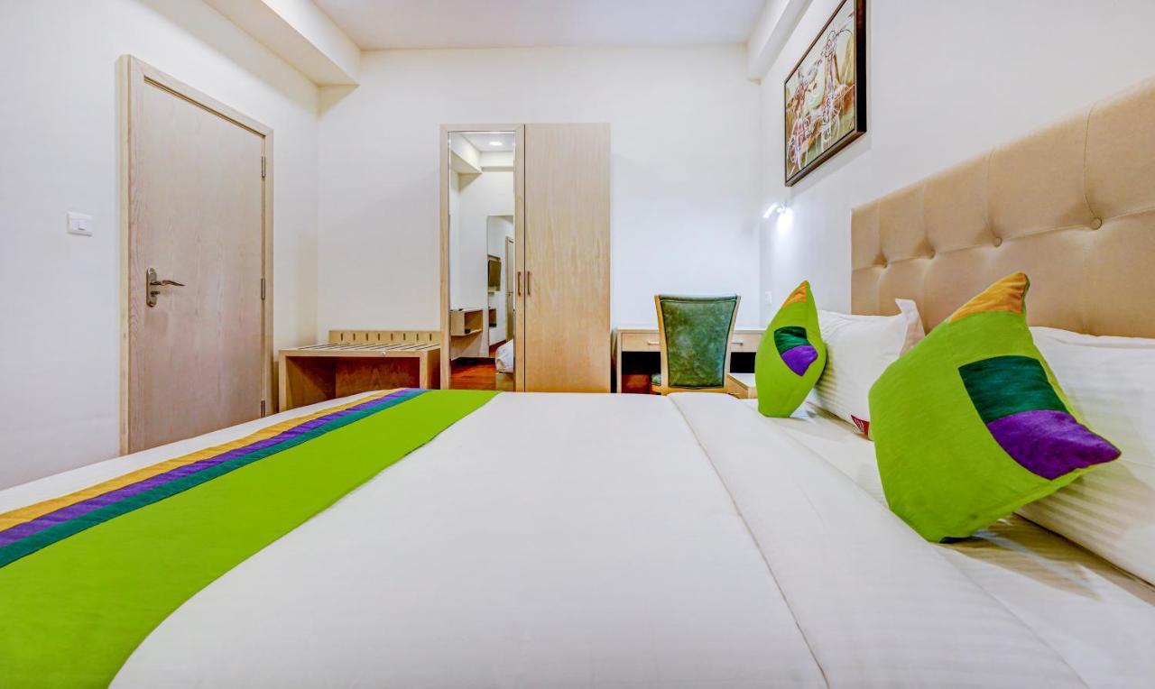 Treebo Galaxy Suites Mathikere Bangalore Exterior foto