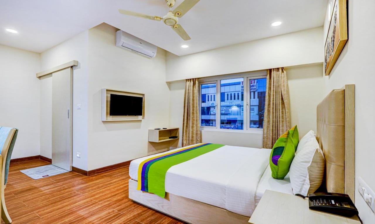 Treebo Galaxy Suites Mathikere Bangalore Exterior foto
