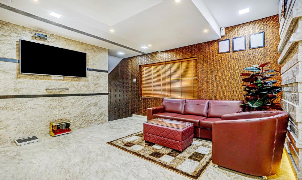 Treebo Galaxy Suites Mathikere Bangalore Exterior foto