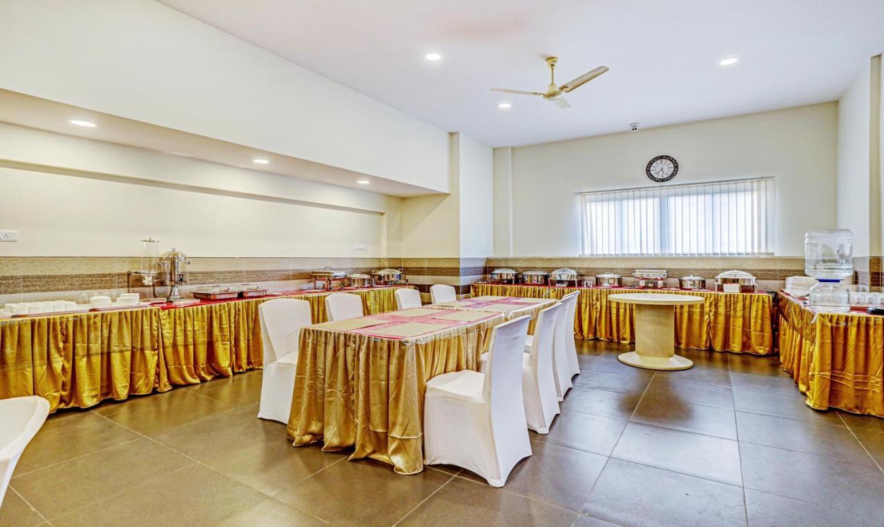 Treebo Galaxy Suites Mathikere Bangalore Exterior foto